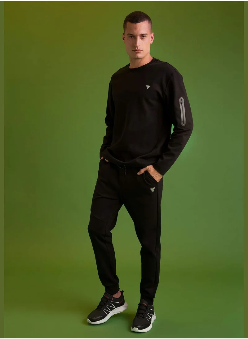 ديفاكتو Man Slim Fit Knitted Jogger