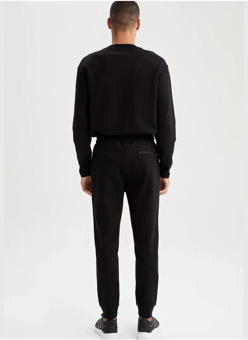 ديفاكتو Man Slim Fit Knitted Jogger
