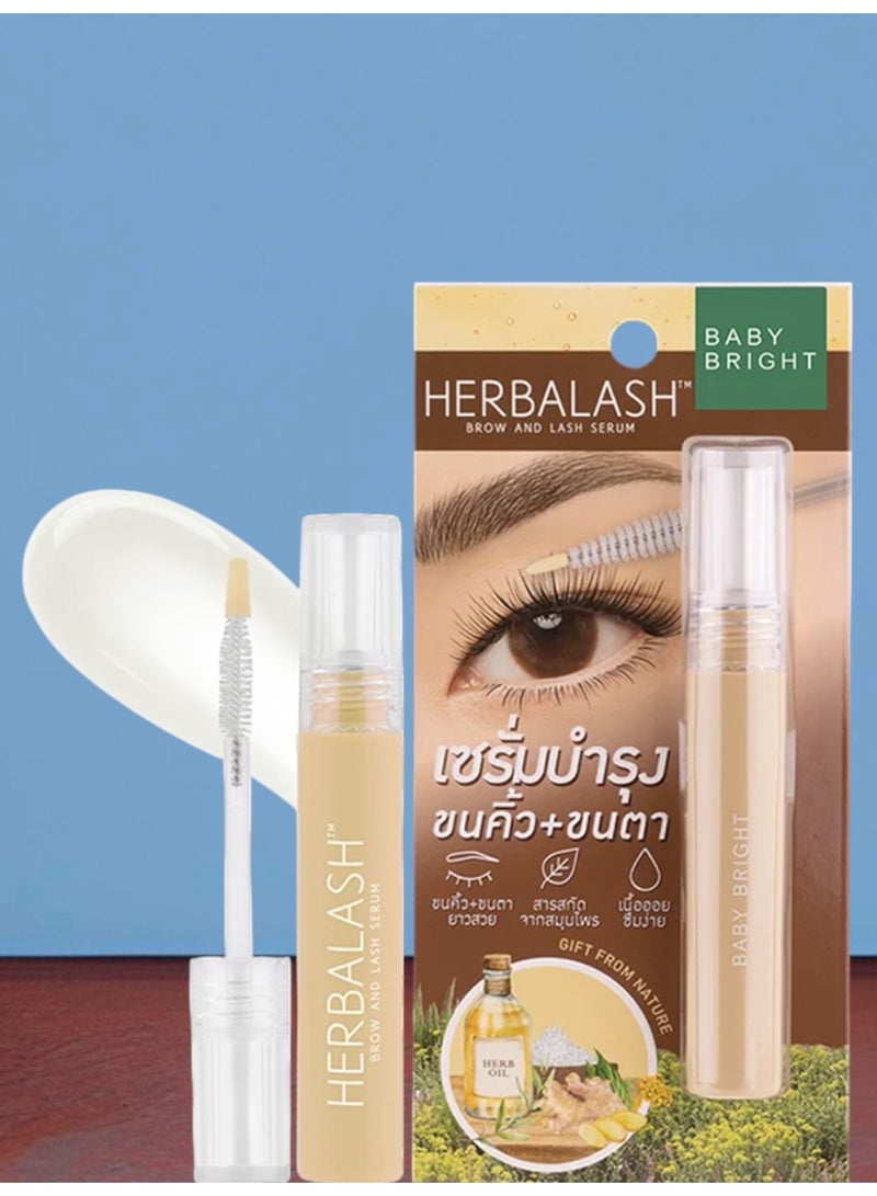 بيبي برايت سيروم هيربالاش للحواجب والرموش من بيبي برايت – 3جم تركيبة مبتكرة تحتوي على 8 مستخلصات نباتية طبيعية منها جذر الزنجبيل جذر الأتراكتيلوديس نبات الديندروبيوم جذر باناكس الجينسنغ، عشبة العقدة الصينية جذر دونغ كواي بوريا كوكوس والتي تغذي بصيلات الشعر وتساعد على الحماية من الملوثات بفضل خصائصها المضادة للأكسدة كما يعمل فلتر خميرة الأرز على ترطيب الشعر ومنع تكسره، بينما يعزز من لمعانه وكثافته الطبيعية. النتيجة رموش وحواجب أقوى أكثف وأكثر صحة ولمعانًا مع الاستخدام المنتظم - Image 1