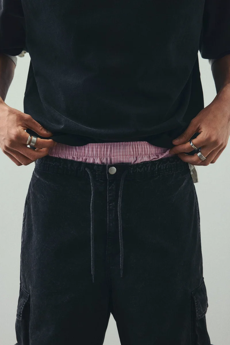 اتش اند ام بنطلون كارغو مكحوت بقصة فضفاضة