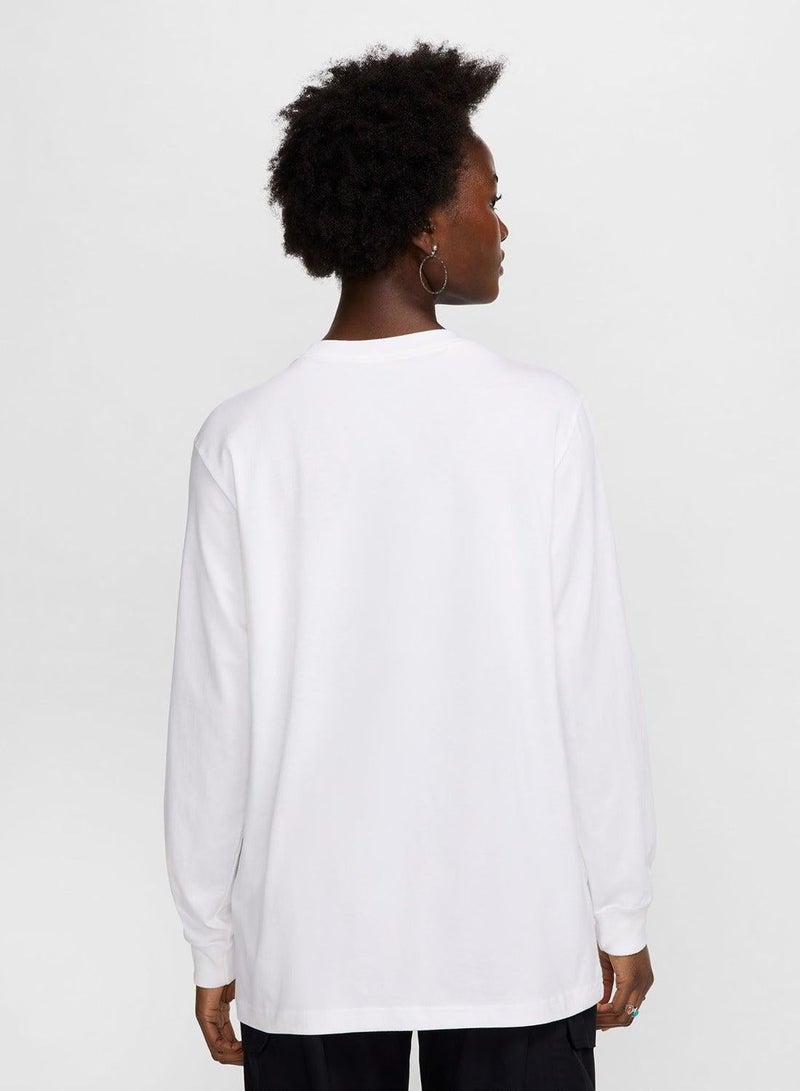 Nike Sportswear Women's Loose Long-Sleeve Graphic T-Shirt - Image 2
