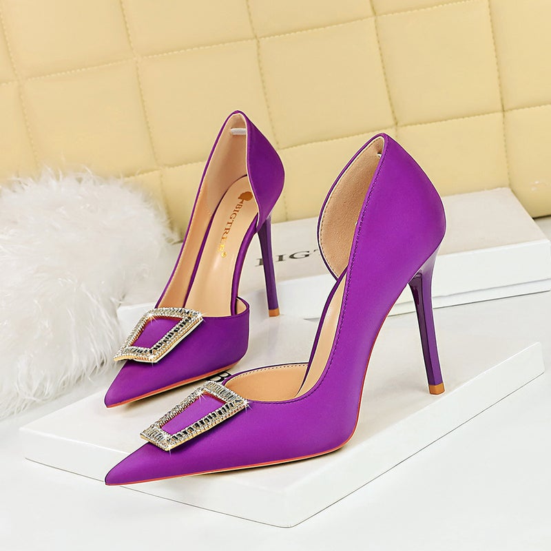 626-K8 Style Banquet Thin Heeled Shallow Mouth Pointed Side Hollow Slim Look Metal Water Diamond Buckle High Heeled Shoes - Image 2