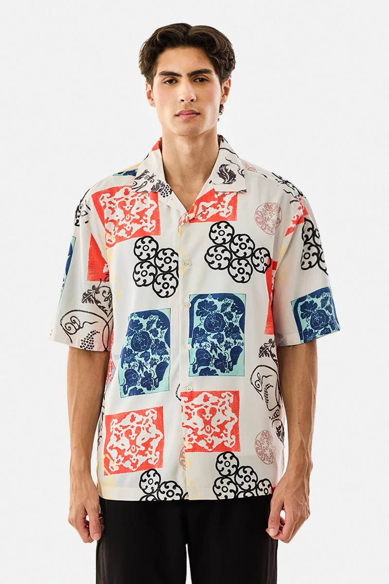 سنيتش قميص منتجع بقصة صندوقية مجردة