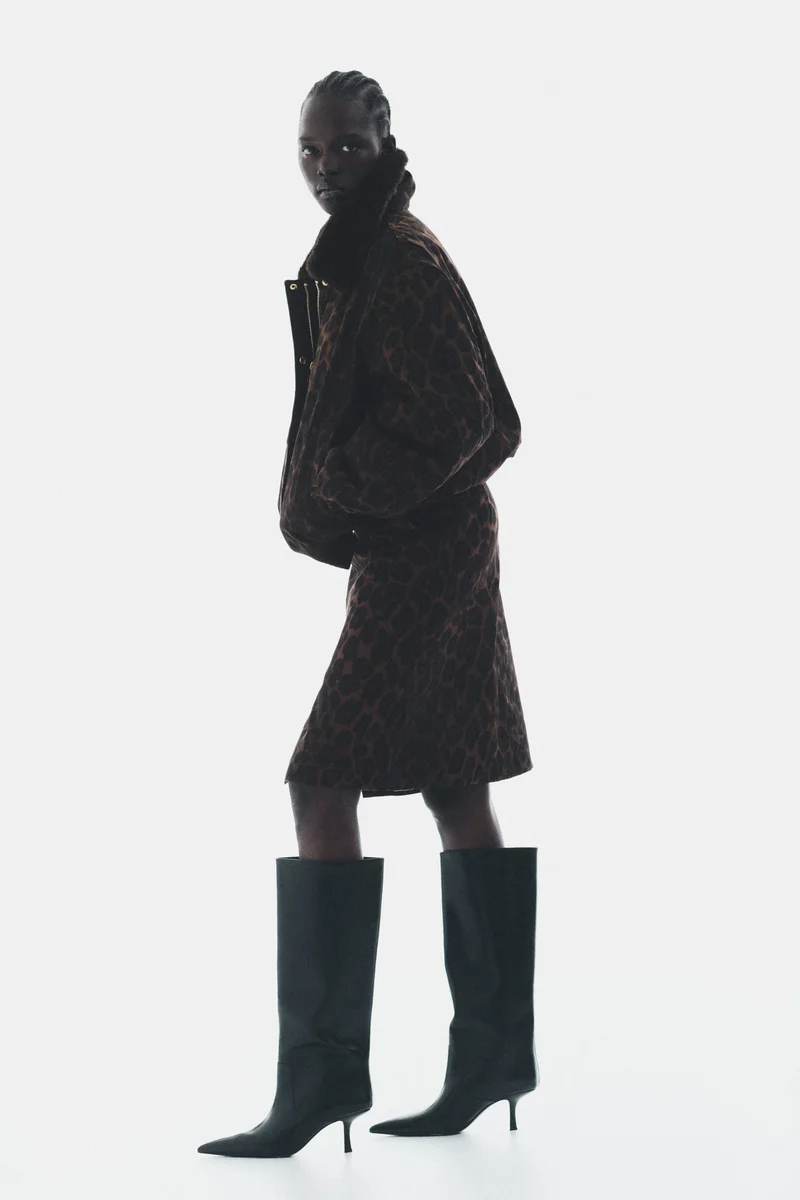 اتش اند ام تنورة ضيقة