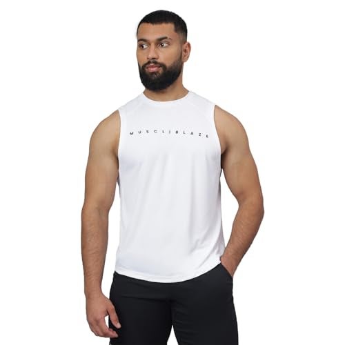 MUSCLEBLAZE تي شيرت دلت من موسل بليز بتصميم مزخرف للرجال (أبيض قطبي) | للجيم والرياضة - Image 1