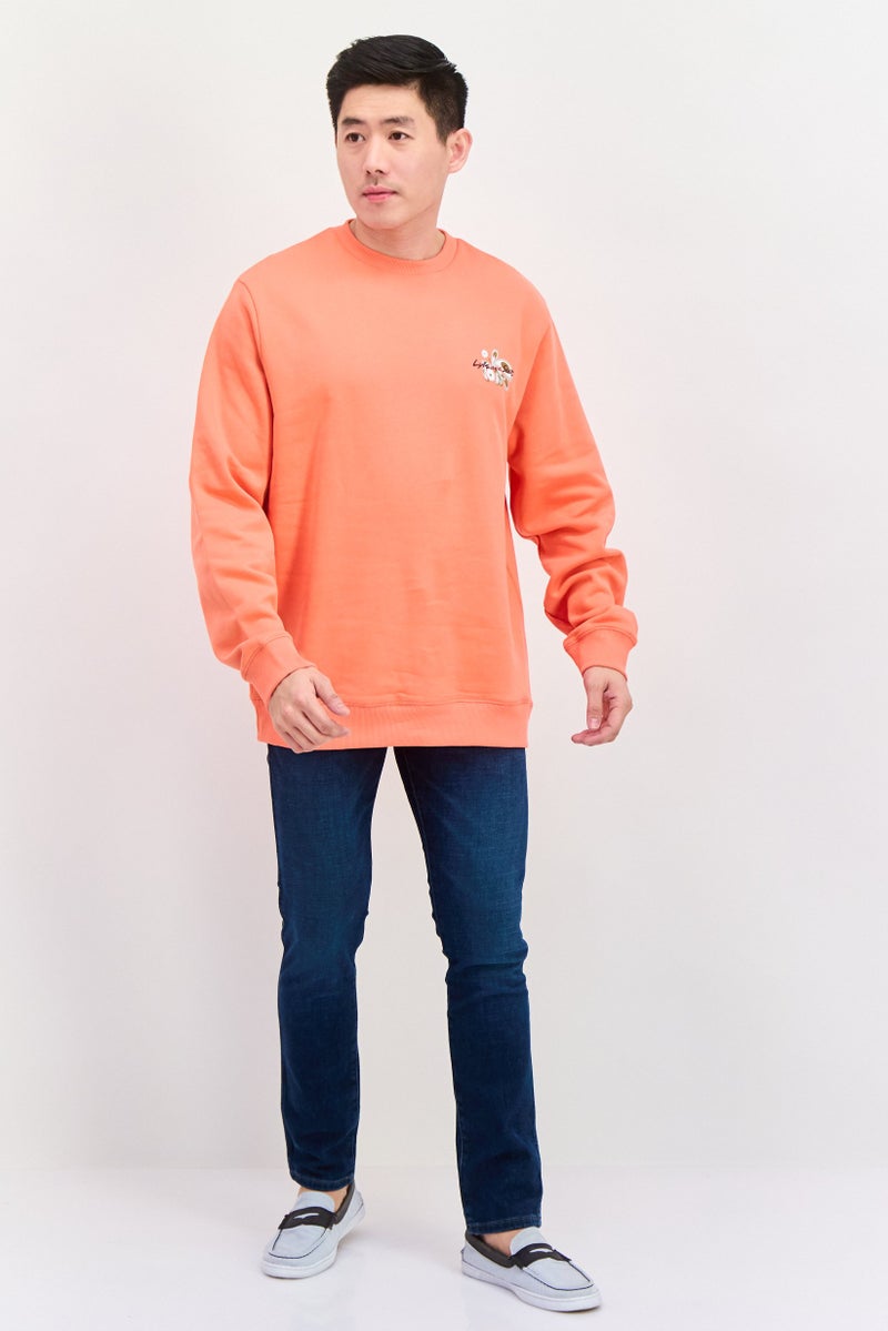 Lyle & Scott سويت شيرت جرافيك بأكمام طويلة للرجال، لون برتقالي مدمج - Image 2