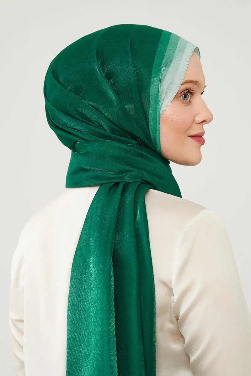 Levidor Emerald Color Gradient Amber Shawl