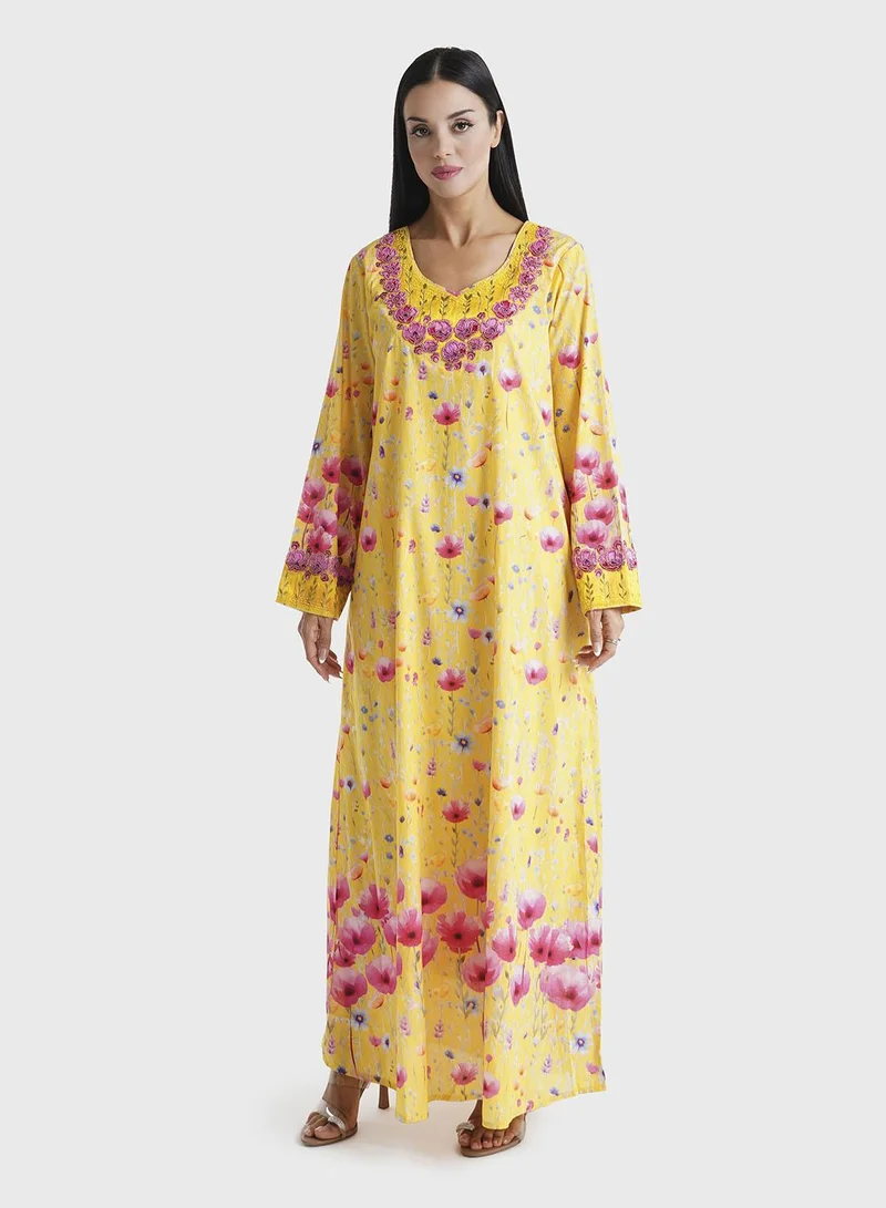 كشخة جلابية حرير مطبوعة بالزهور الصفراء