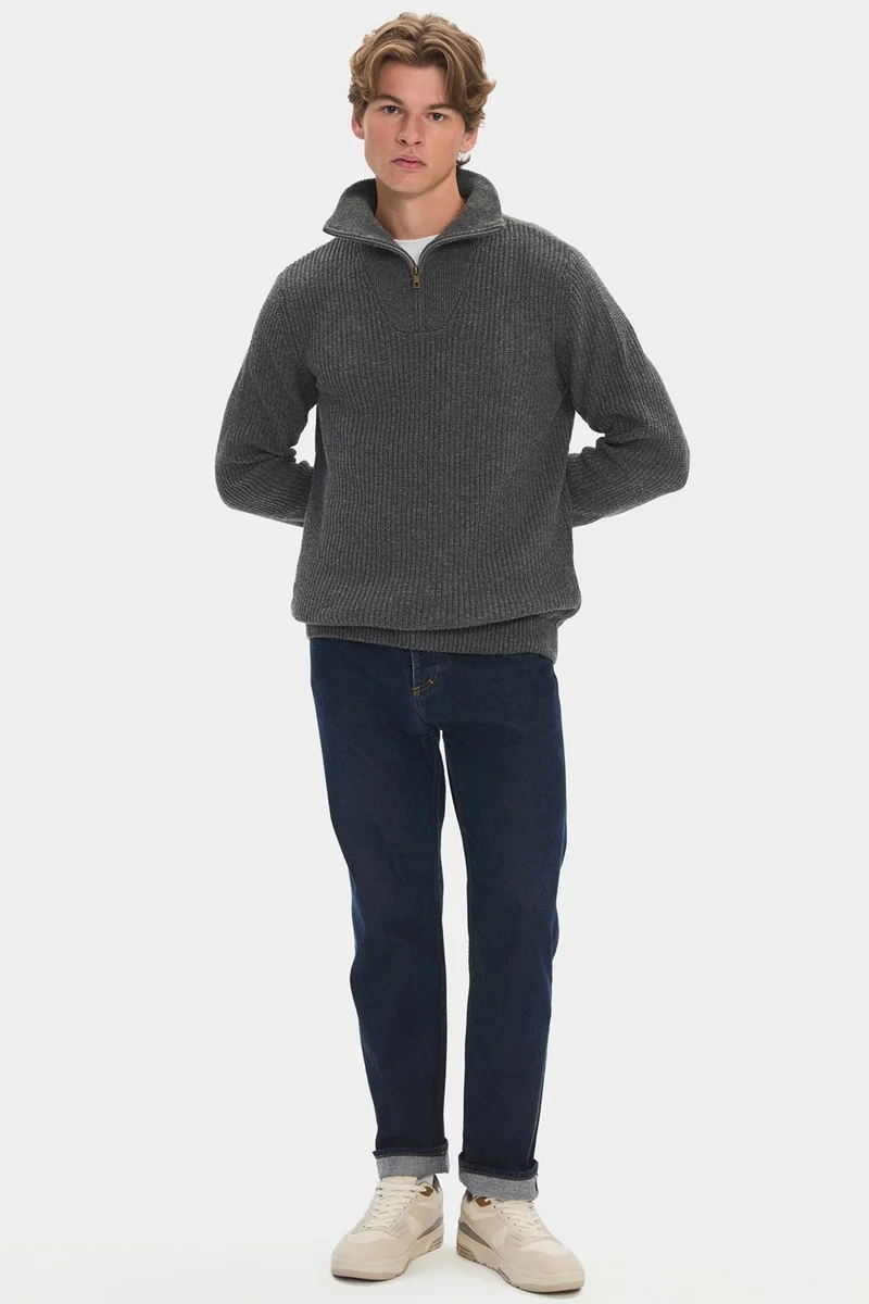 جون Men's Regular Fit Turtleneck Zippered Knitwear Sweater