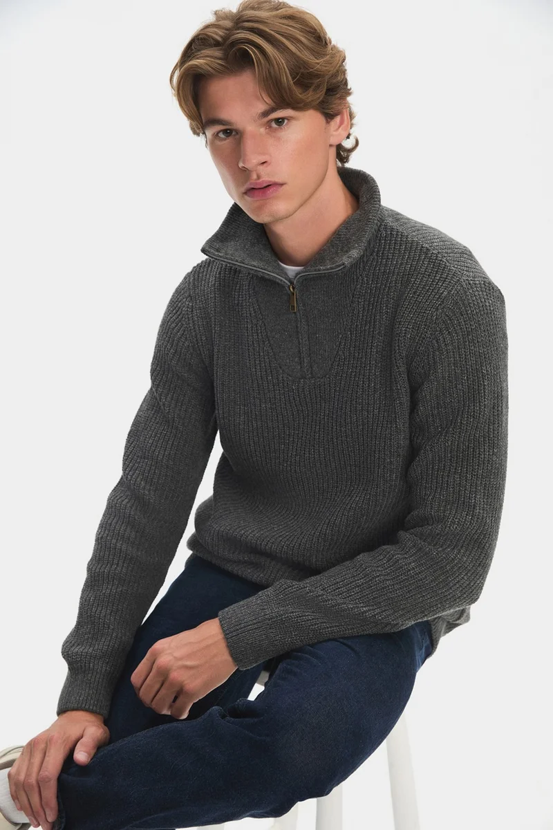 جون Men's Regular Fit Turtleneck Zippered Knitwear Sweater