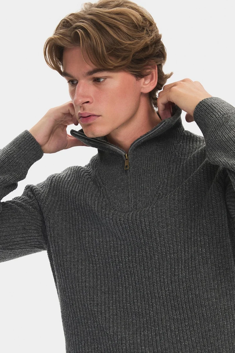 جون Men's Regular Fit Turtleneck Zippered Knitwear Sweater