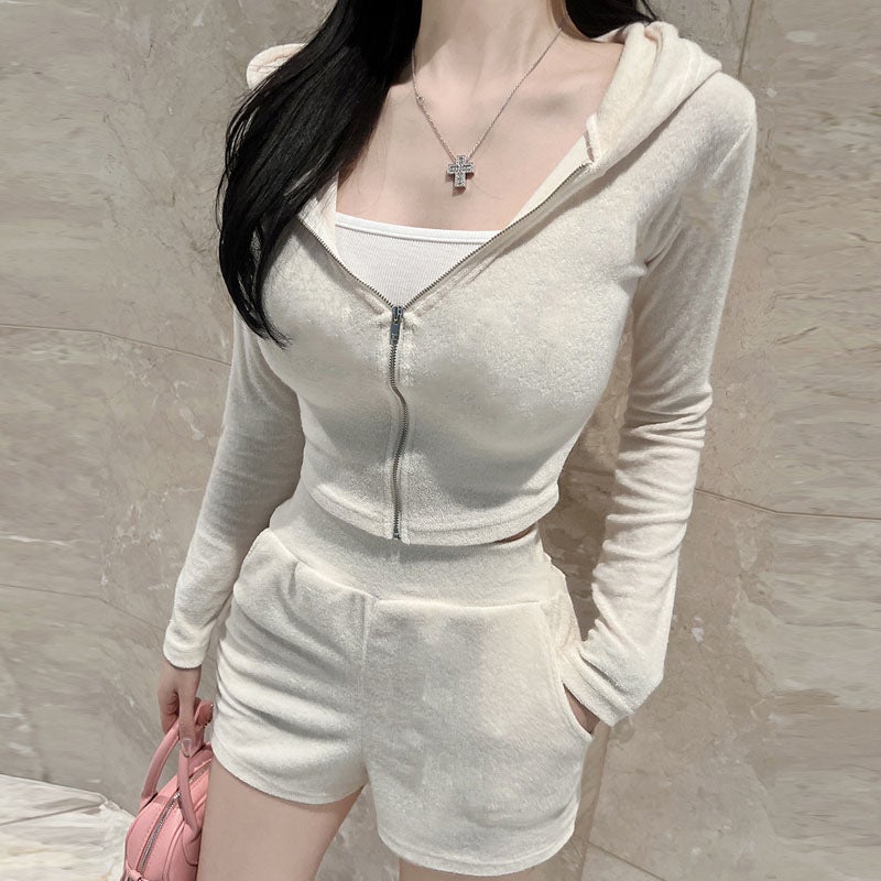 South Korea Dongdaemun 2024 Spring New Elegant Slim-fit Short Hooded Jacket Casual Shorts Two-piece Set for Women milky white