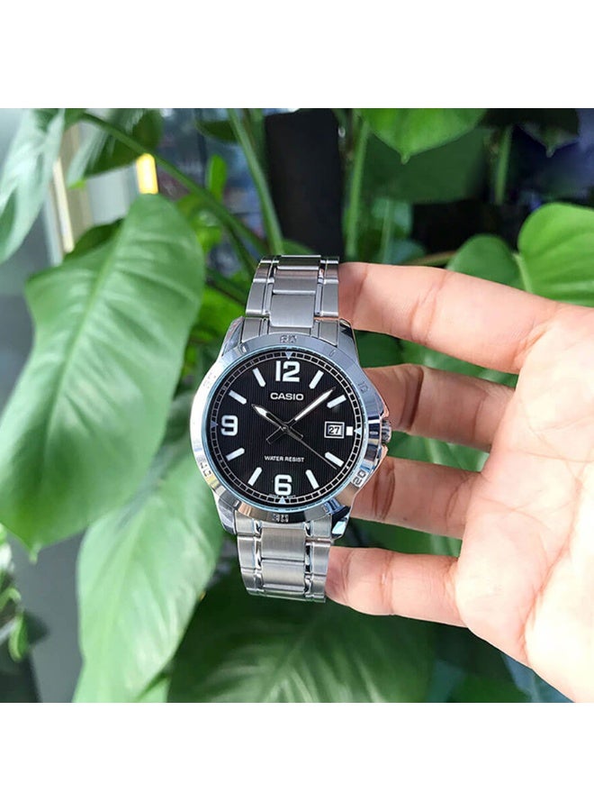 كاسيو ساعة كاسيو رجالية ستانلس ستيل MTP-V004D-1B2UDF – ميناء أسود مع تفاصيل زرقاء وعرض للتاريخ - Image 5