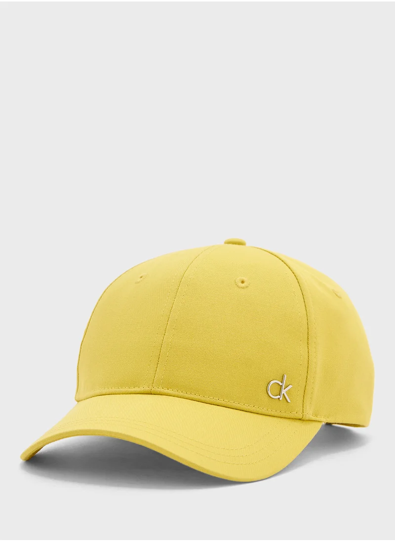 كالفن كلاين Metal Curved Peak Cap