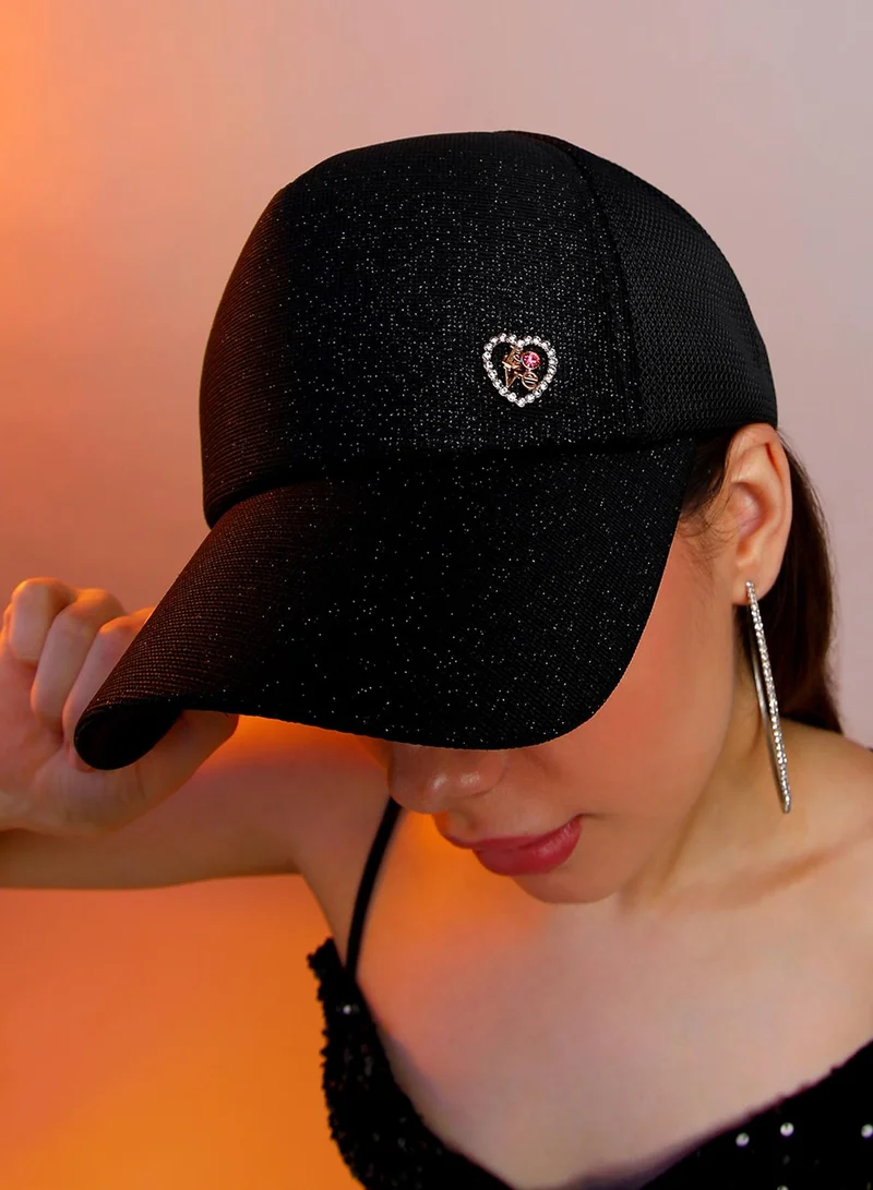 صوص هاوت قبعة بيسبول مزينة بالقلوب