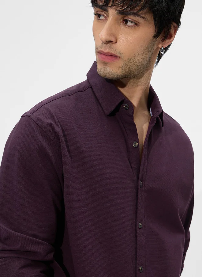 ذا سوليد ستور The Souled Store Men Mulberry Solid Purple Regular Fit Textured Shirt