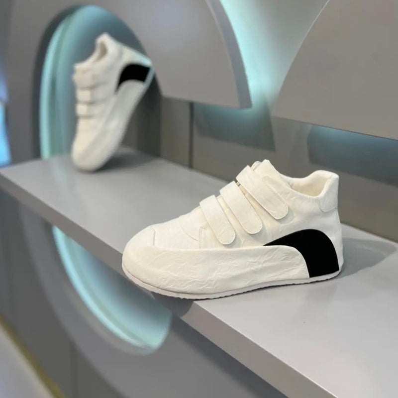 Unisex Casual Sneaker Shoes - Image 1
