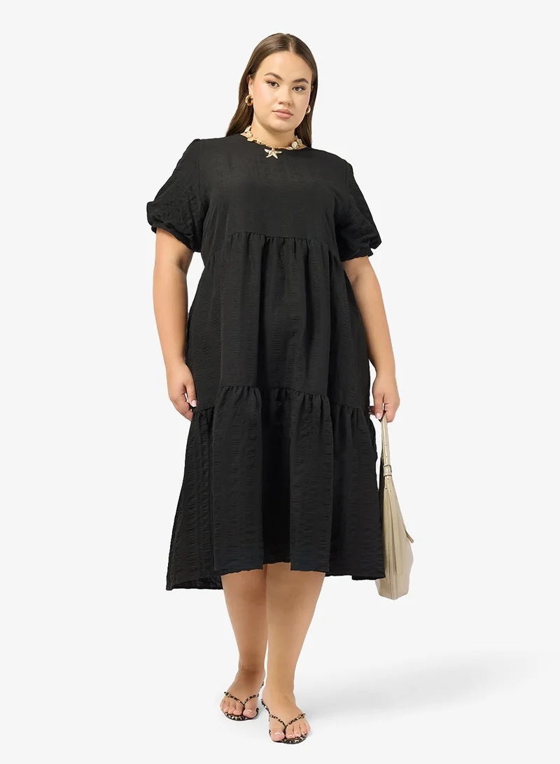 جينجر بلس فستان - بأكمام منفوشة وطبقات