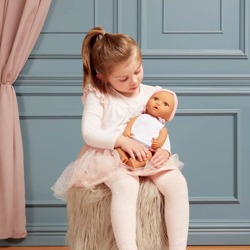 لولا بيبي دمية طفل 14بوصة مع بيجامة بيضاء وعصابة رأس وردية - LBY7218Z - Image 3