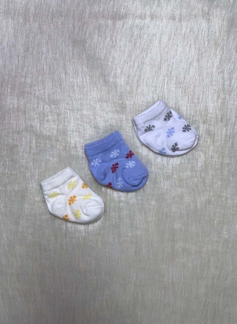 Set of 3 Newborn cotton Socks in Different Colors - Image 2