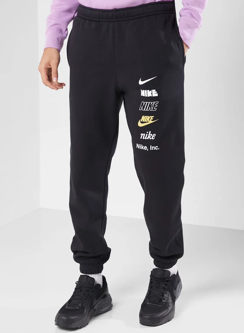 Nike Logo Club Cuffed Sweatpants