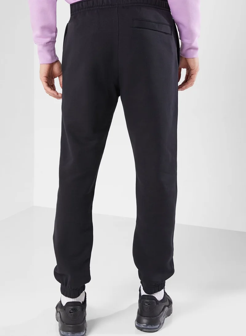 Nike Logo Club Cuffed Sweatpants