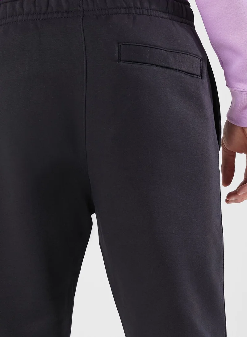 Nike Logo Club Cuffed Sweatpants