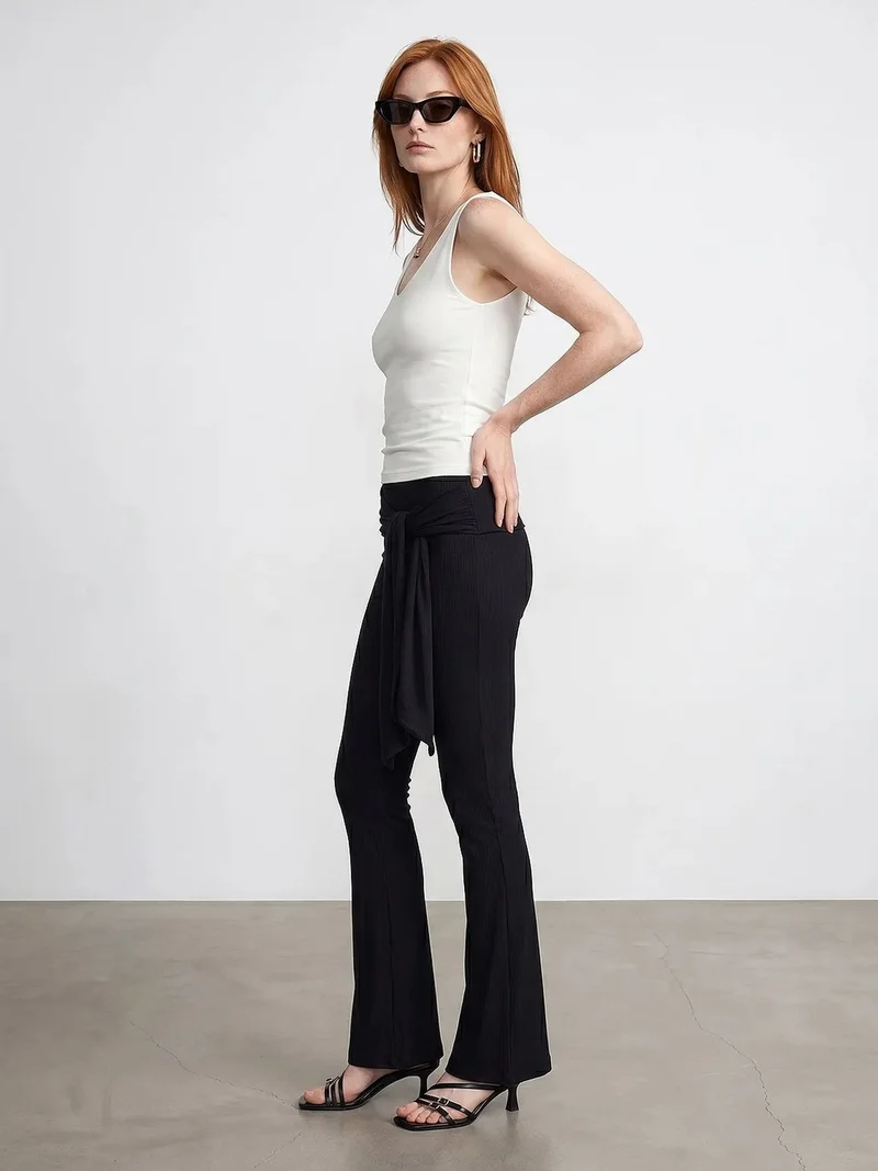 ديلفين DILVIN Women's Sleeveless V-neck Slim-fit Blouse