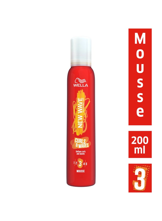 WELLA New Wave Curls & Waves Mousse 200ml - Image 2