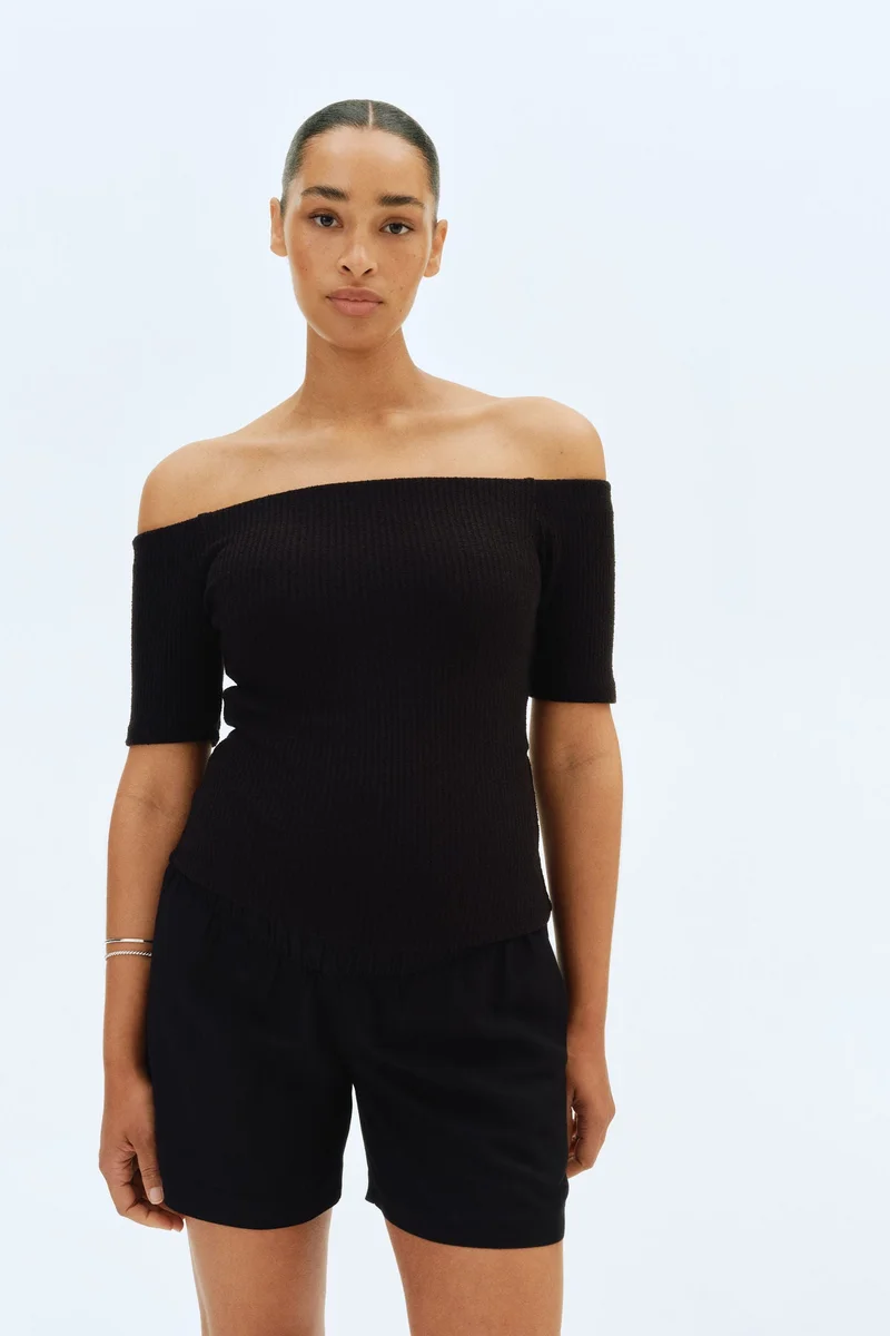 H&M MAMA Linen-blend shorts