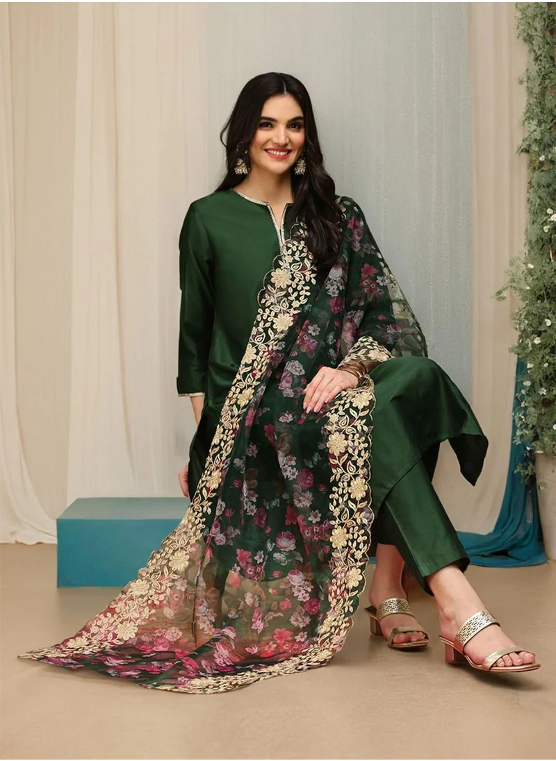 ISHIN Dark Green Kurta Set Straight Fit 3/4 Sleeve Sleeve made from POLY VISCOSE featuring Self Design design and Round Neck neckline - Perfect for Ethinic!