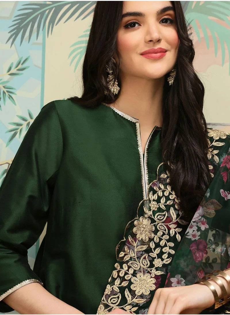 آي شين Dark Green Kurta Set Straight Fit 3/4 Sleeve Sleeve made from POLY VISCOSE featuring Self Design design and Round Neck neckline - Perfect for Ethinic!