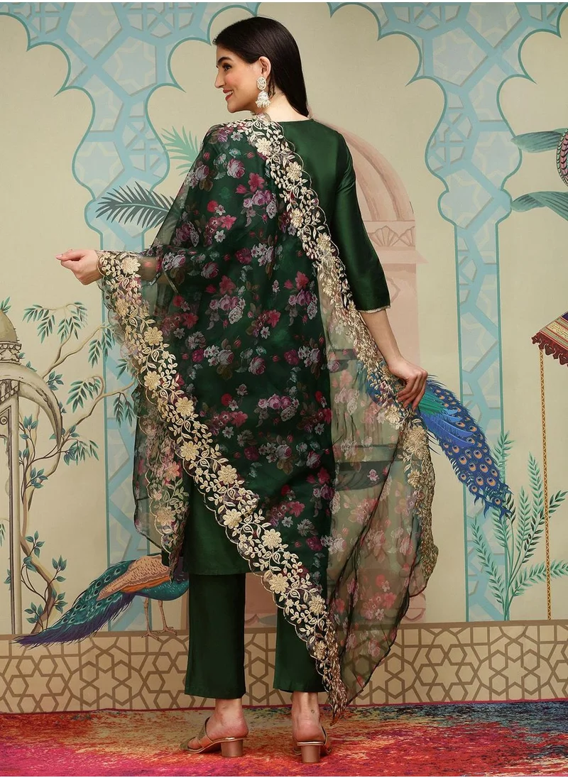 آي شين Dark Green Kurta Set Straight Fit 3/4 Sleeve Sleeve made from POLY VISCOSE featuring Self Design design and Round Neck neckline - Perfect for Ethinic!