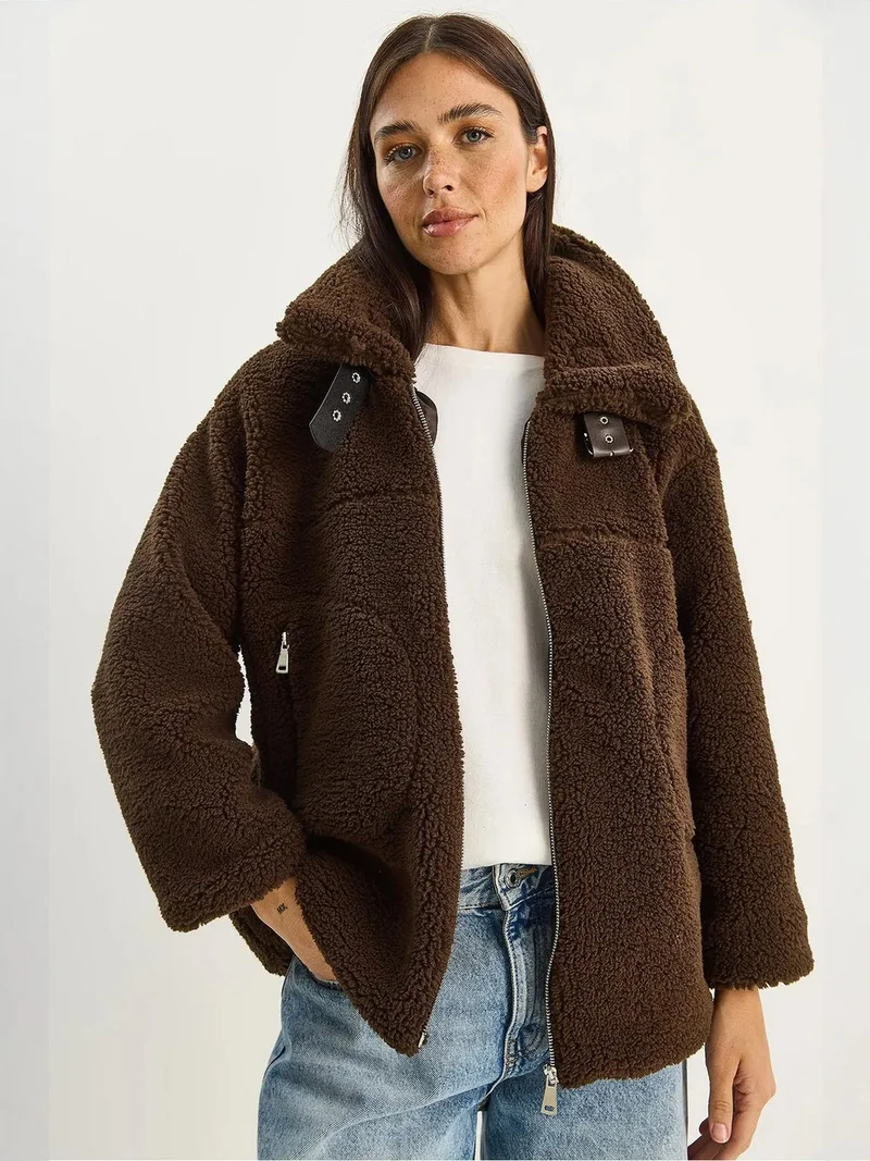 Bianco Lucci LUCCI Oversized Plush Knitted Puffer Jacket with Zipper Closure