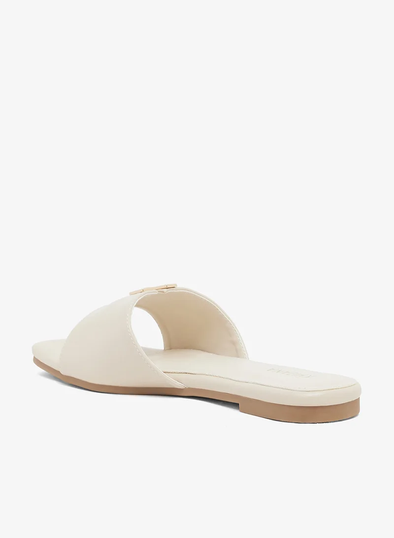 Khizana Flat Sandals