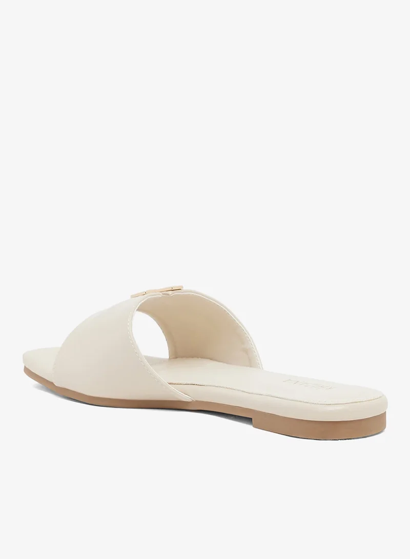 Khizana Flat Sandals