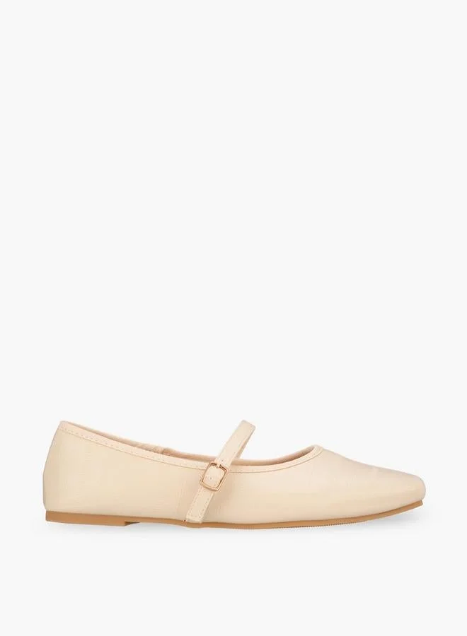 فلورا بيلا من شو إكسبرس Women Buckle Closure Mary Jane Shoes
