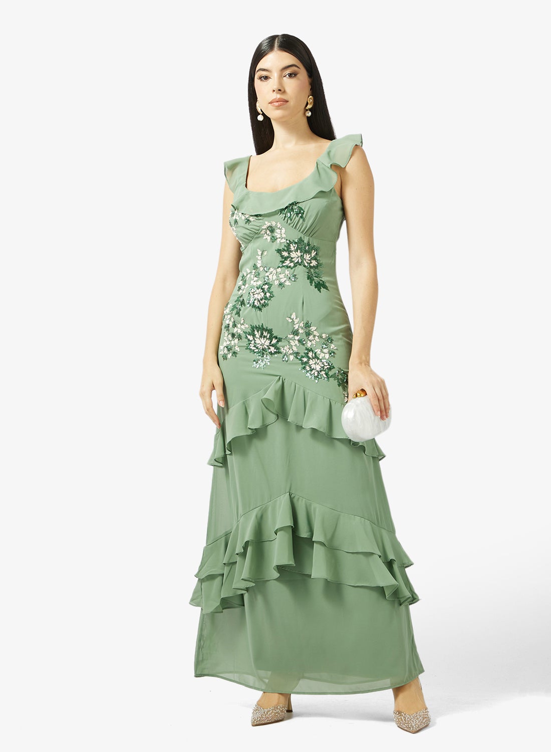 ماكسي مزين بالزهور بتفاصيل كشكش