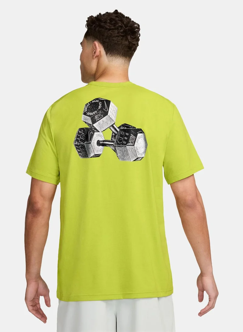 نايكي Men's Hyverse Dri-FIT Graphic Training T-Shirt