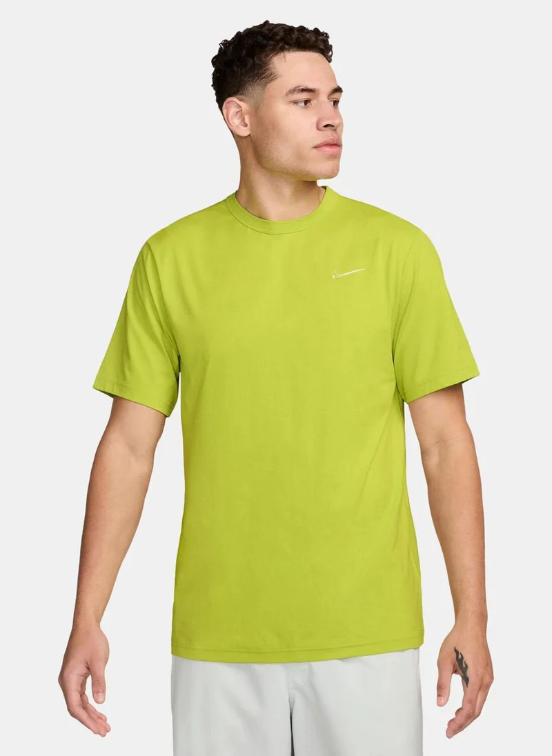 نايكي Men's Hyverse Dri-FIT Graphic Training T-Shirt