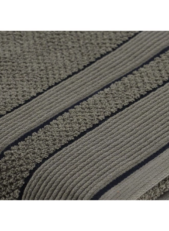 تيندانس منشفة إستحمام ناعمة من القطن الفاخر ثنائية اللون باللون الأخضر الكاكي والأسود 90 × 150 سم AA7015143 - Image 3