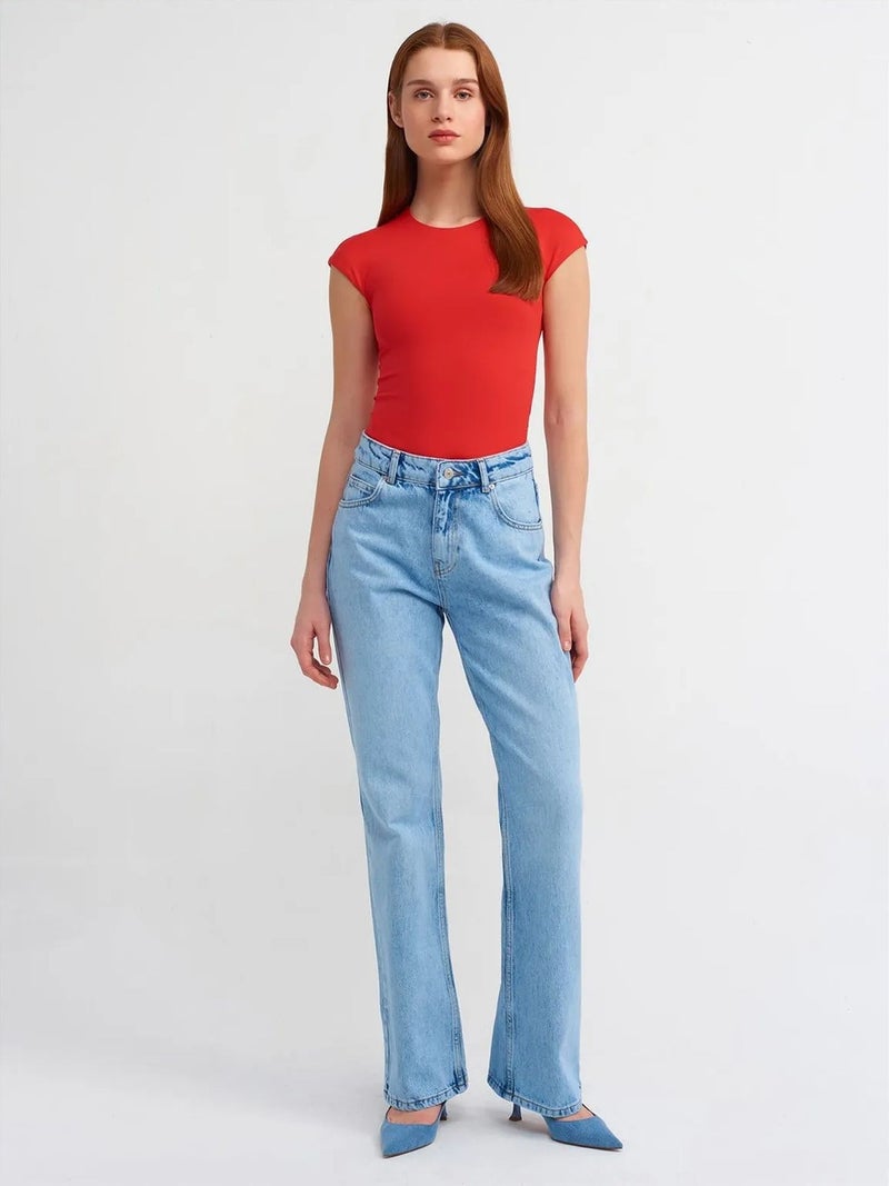 DILVIN Women's Slim Fit Crew Neck T-Shirt - Image 3