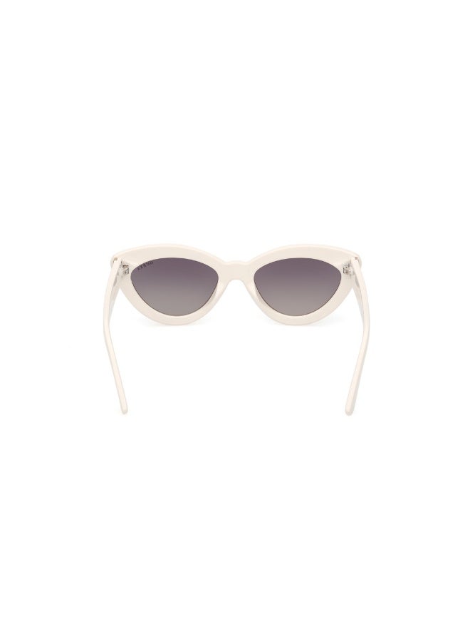 GUESS Gu7905 Cat Injected Sunglasses For women size 52, White - Image 4