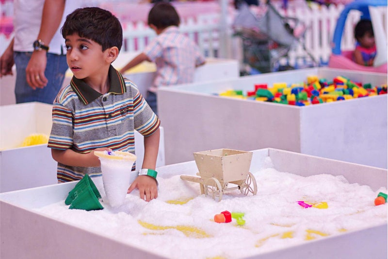 SnoWonder Instant Snow Fake Artificial Snow, Also Great for Making Cloud Slime - Mix Makes 10 Gallons of Fake Snow - Image 2