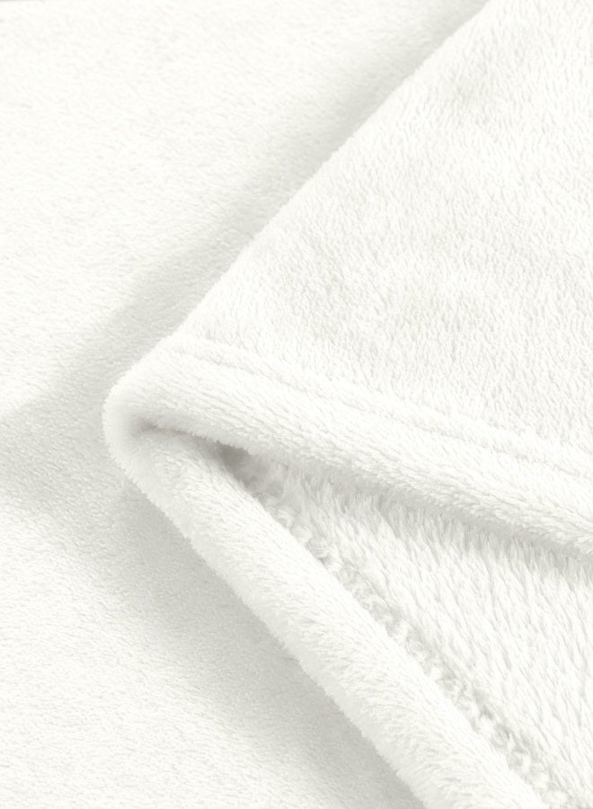 ايست من نون بطانية خفيفة الوزن 250 GSM فائقة النعومة من الألياف الدقيقة الفاخرة للسرير والأريكة باللون الكريمي - الحجم 220x230 سم - Image 4