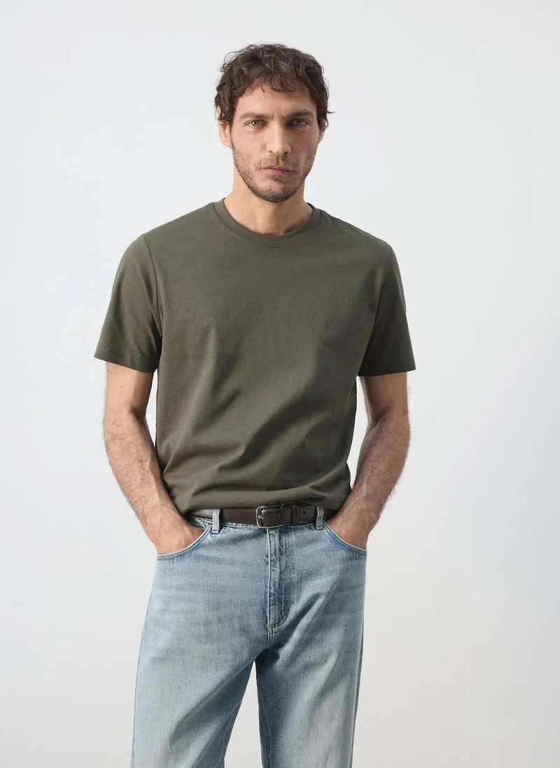 مانجو مان Slim-Fit 180-Gsm T-Shirt