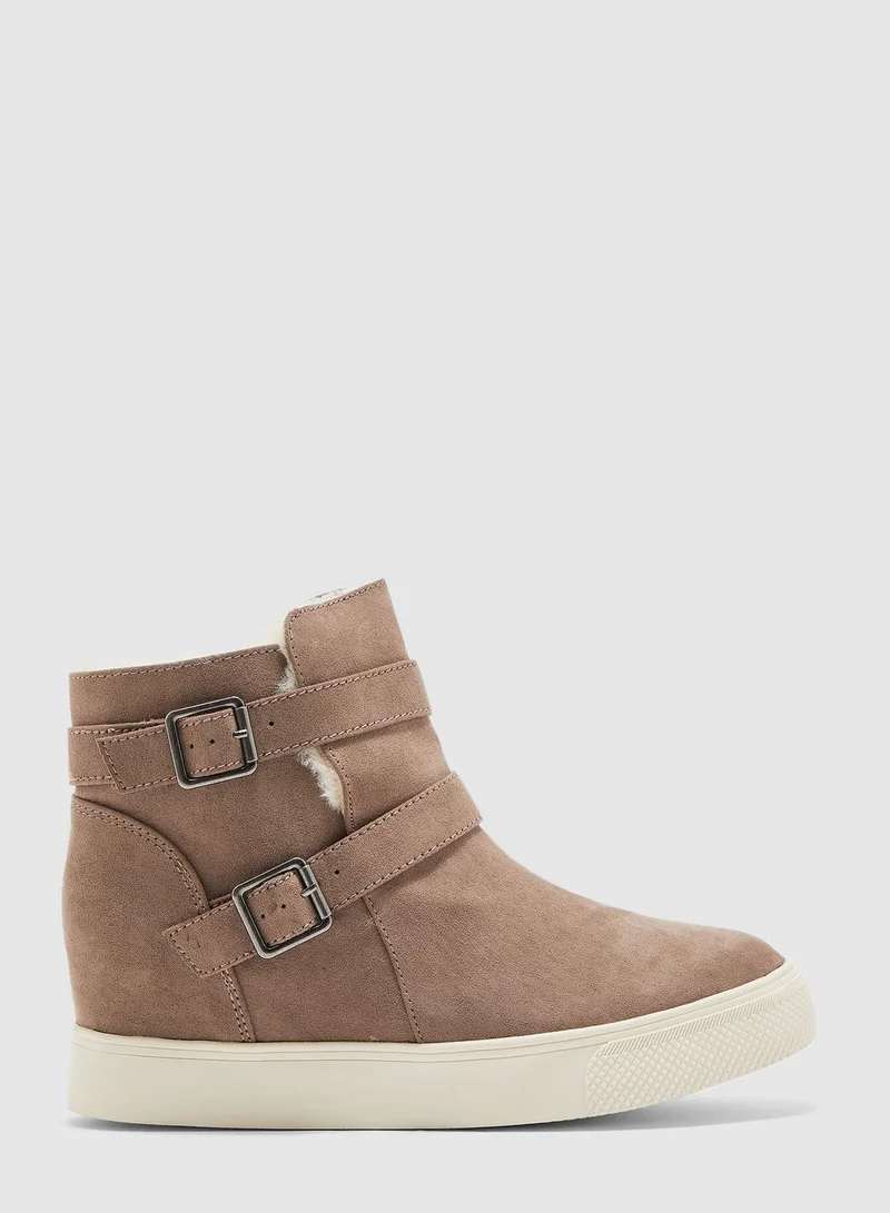 STEVE MADDEN Ellie Flat Ankle Boot