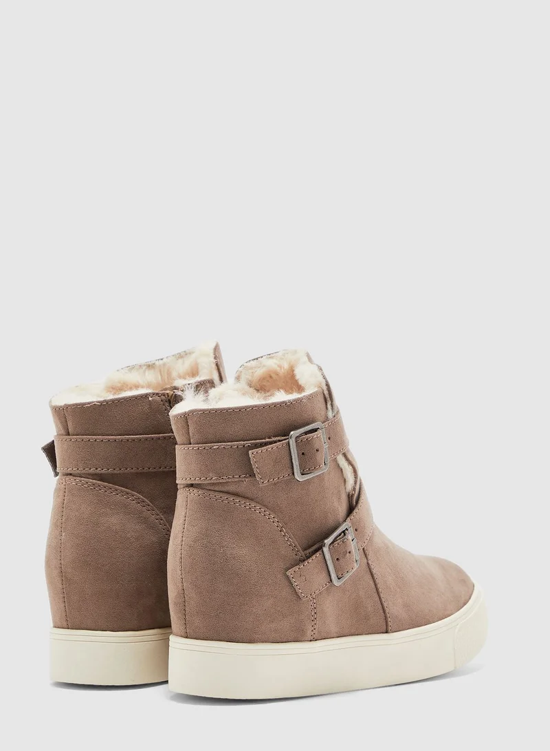 STEVE MADDEN Ellie Flat Ankle Boot