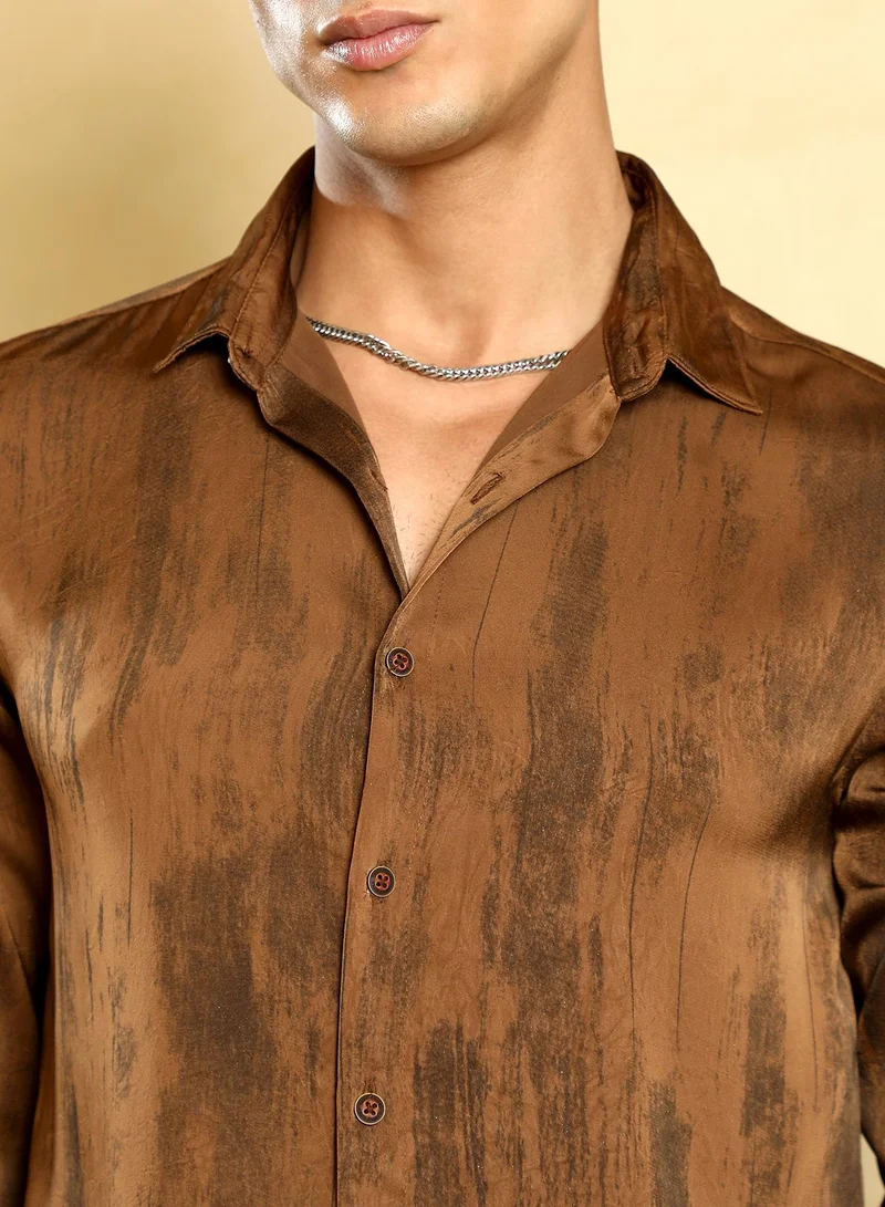 Campus Sutra Men's Chocolate Brown Gleaming-Grazed Satin Shirt