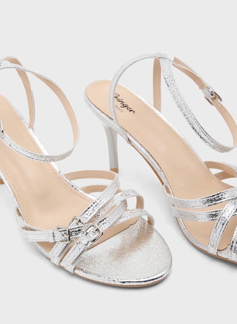 جينجر صندل بكعب بحزام متقاطع